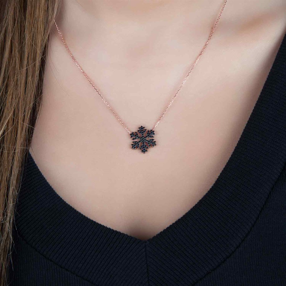 Roze Rengi Siyah Taşlı Kar Tanesi Tasarım Kadın Gümüş Kolye