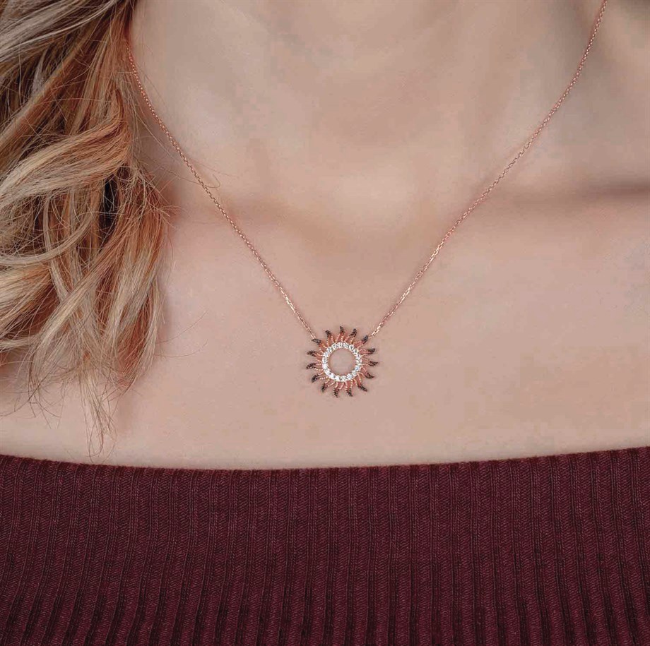 Roze Rengi Zirkon Taşlı Güneş Tasarımlı Kadın Gümüş Kolye