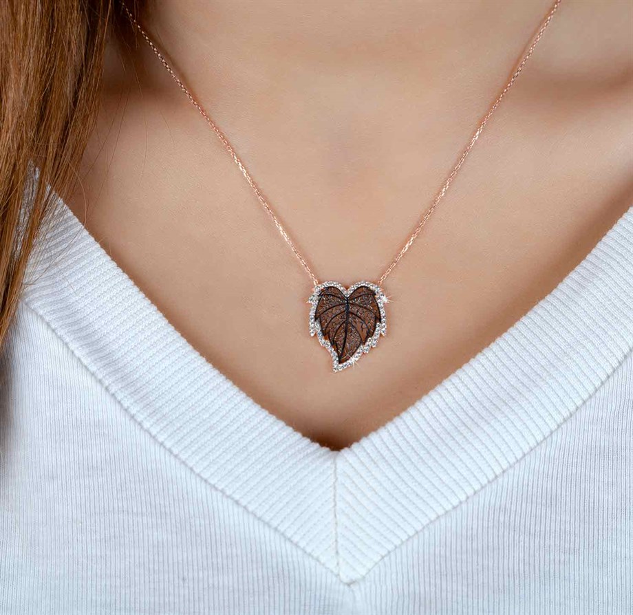 Roze Rengi Zirkon Taşlı Yaprak Tasarımlı Gümüş Kadın Kolye